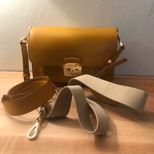Authentic Michael Kors crossbody